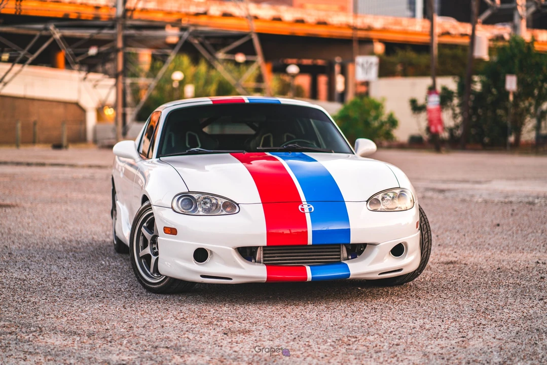 2001 Mazda NB MX-5 Miata - Image 3 of 31