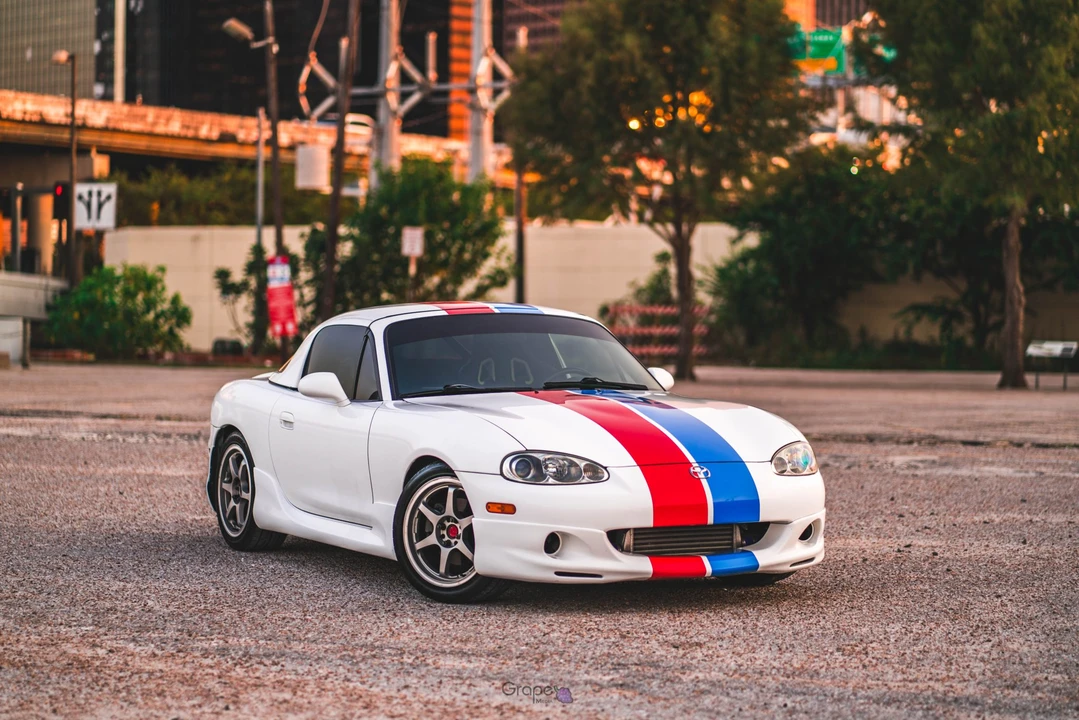 2001 Mazda NB MX-5 Miata - Image 14 of 31