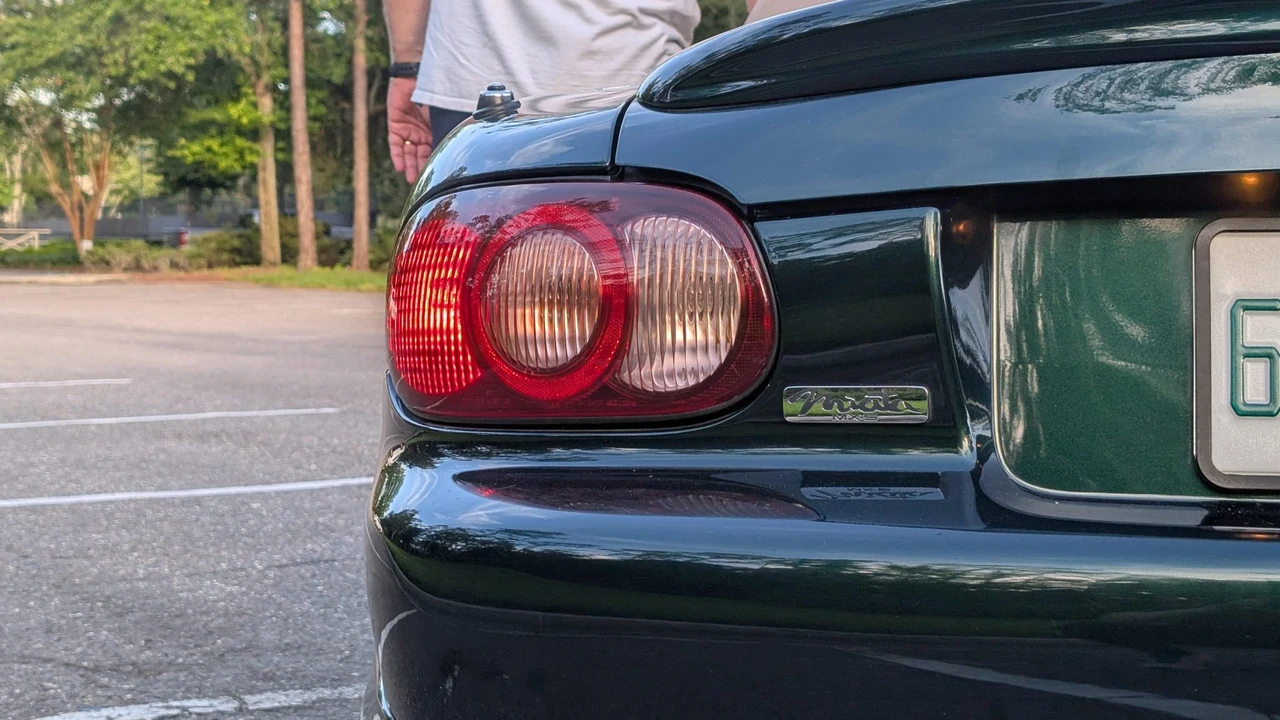 2001 Mazda NB MX-5 Miata - Image 24 of 31
