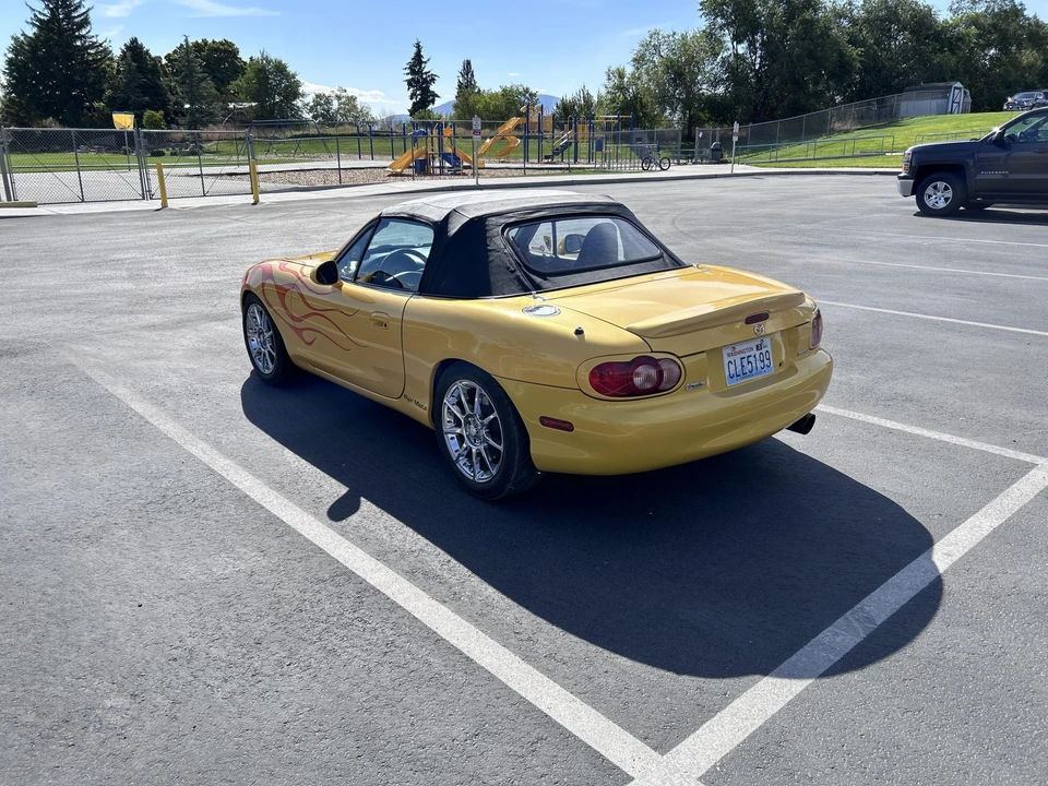 2002 Mazda NB MX-5 Miata - Image 8 of 31