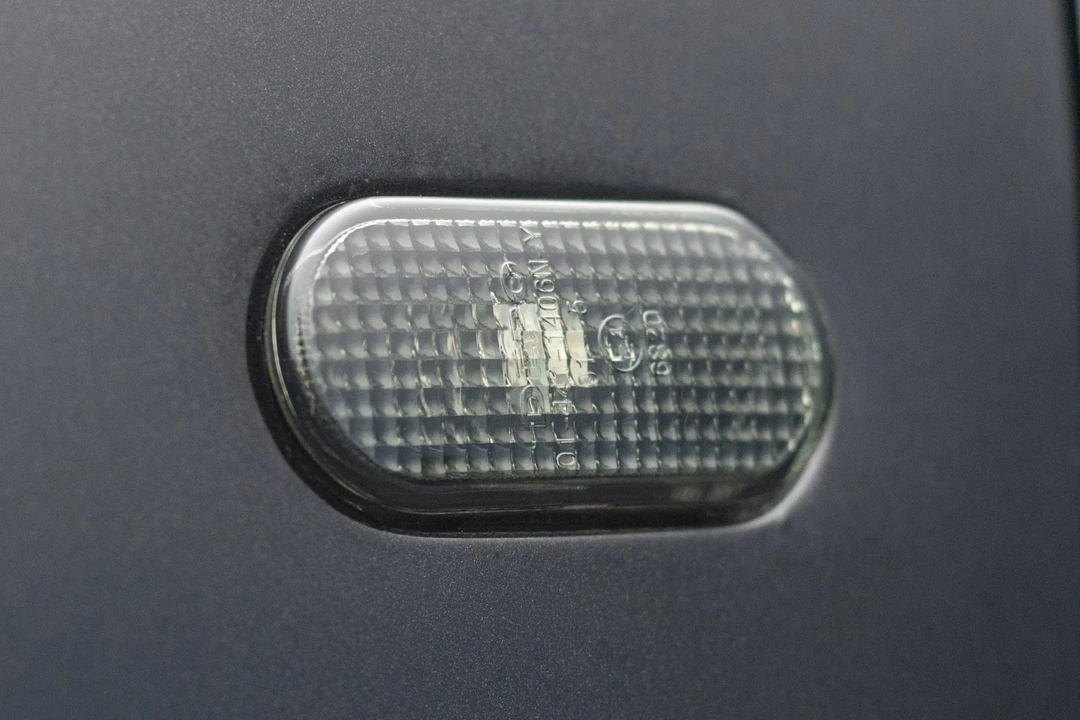 2004 Volkswagen R32 Mk4 - Image 19 of 31