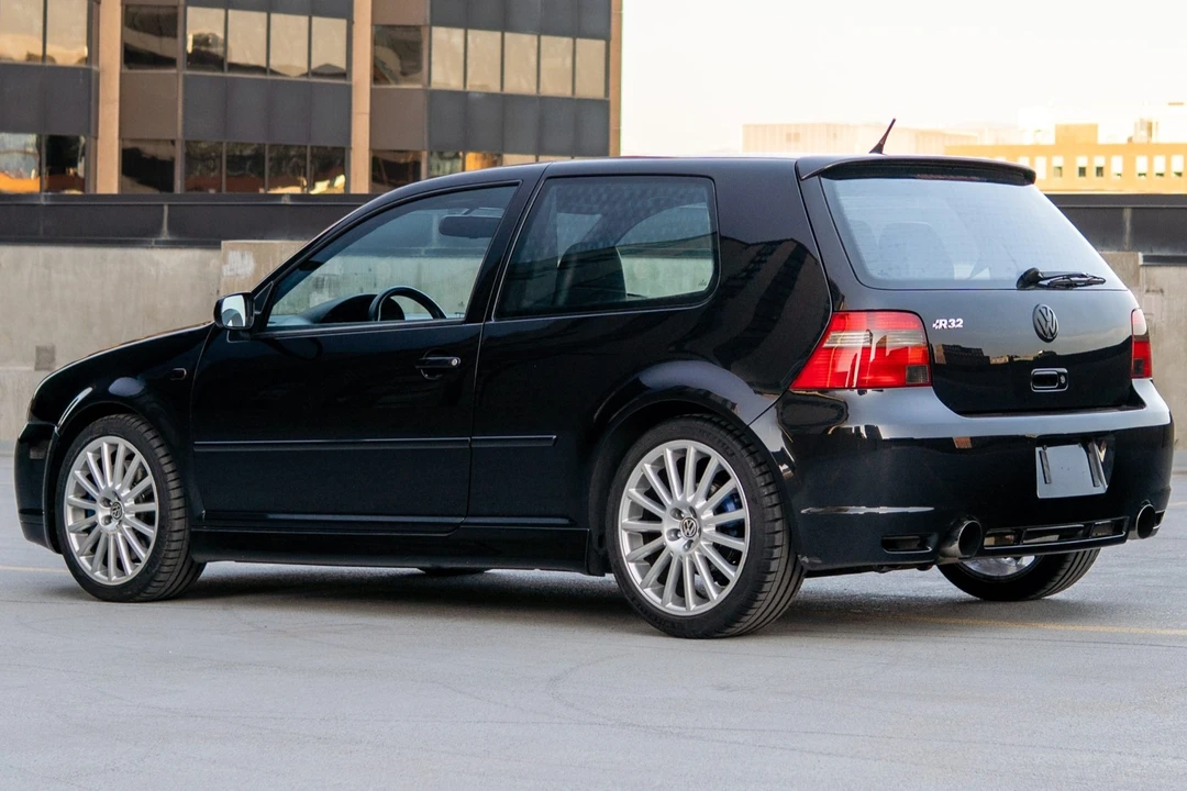 2004 Volkswagen R32 Mk4 - Image 2 of 7