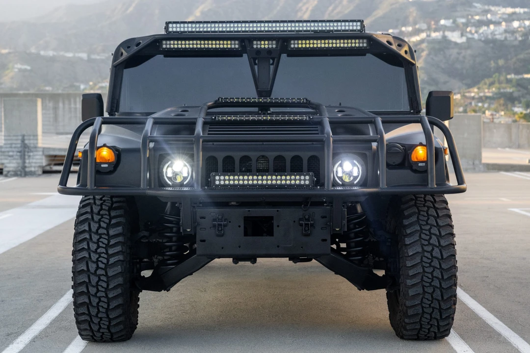 2005 Hummer HMMWV - Image 9 of 31