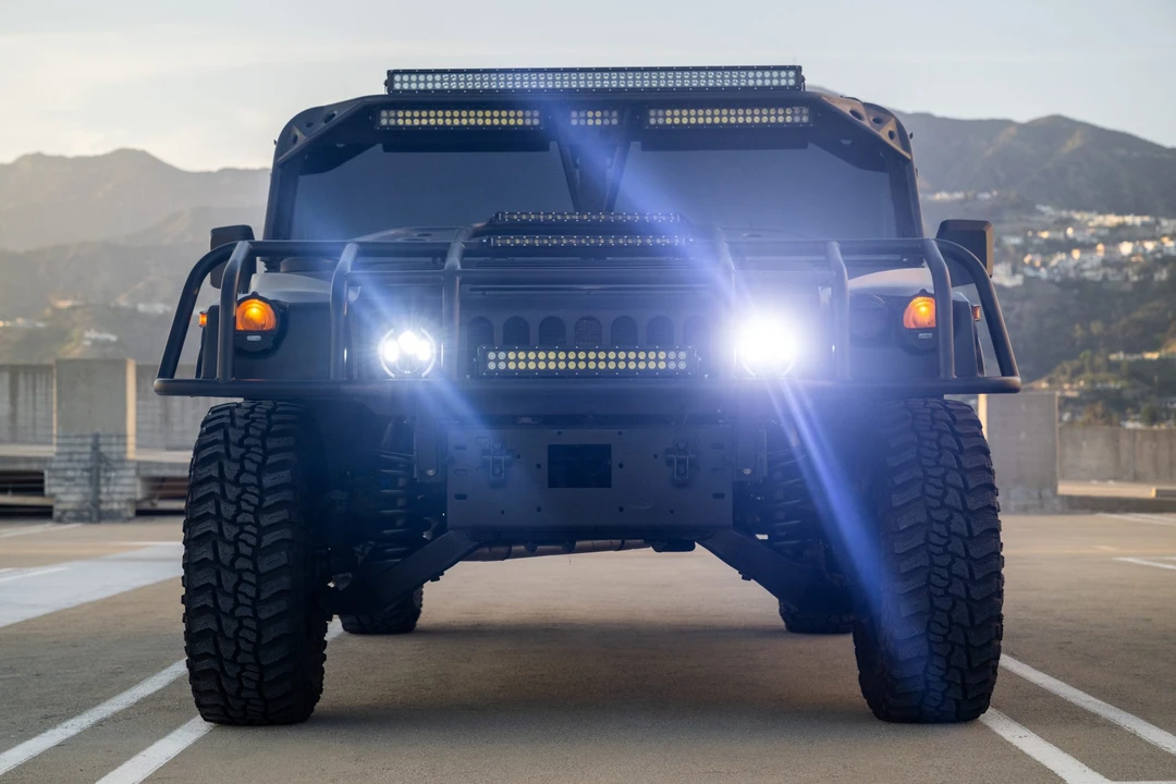 2005 Hummer HMMWV - Image 10 of 31