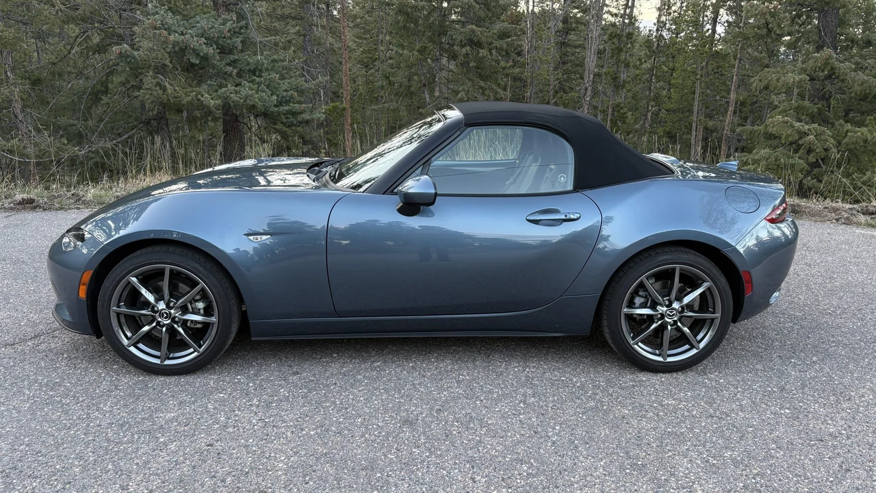 2017 Mazda ND MX-5 Miata - Image 25 of 31