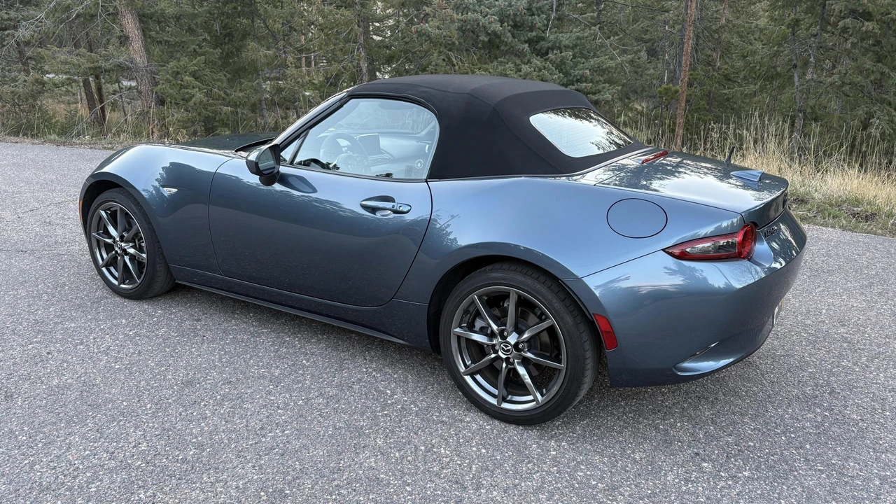 2017 Mazda ND MX-5 Miata - Image 24 of 31