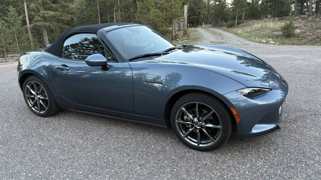 2017 Mazda ND MX-5 Miata - Image 18 of 31