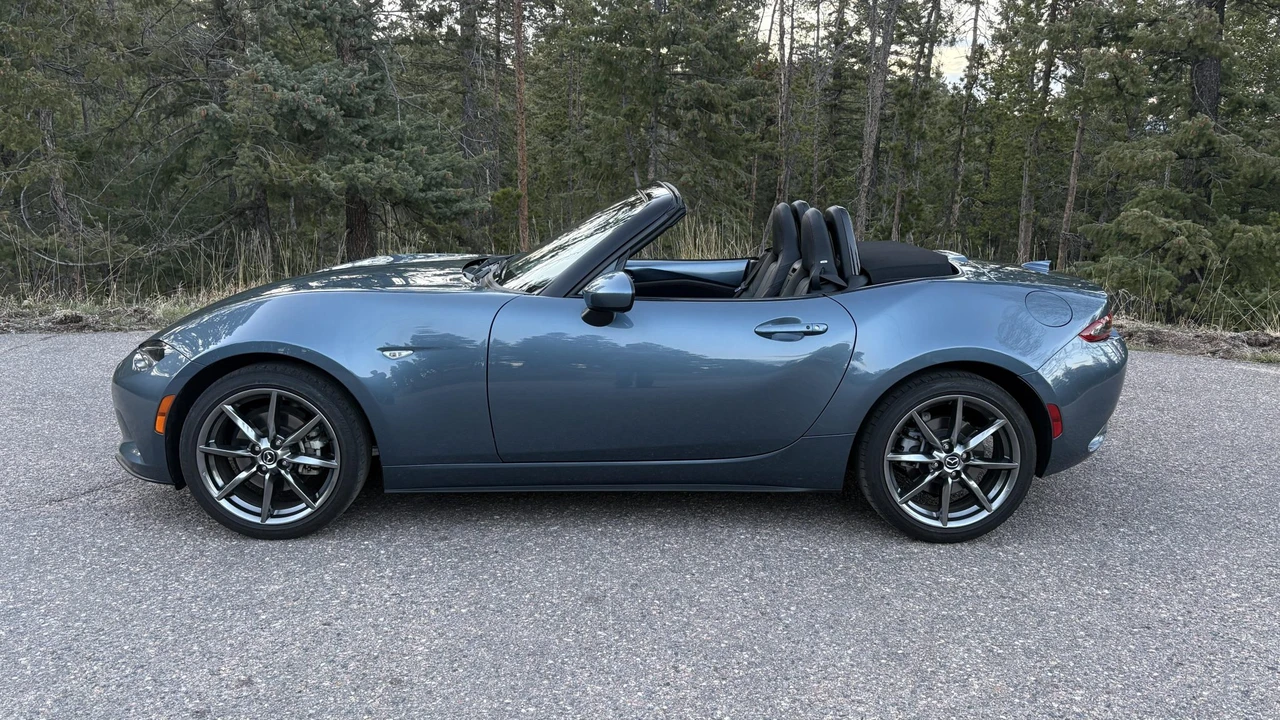 2017 Mazda ND MX-5 Miata - Image 12 of 31