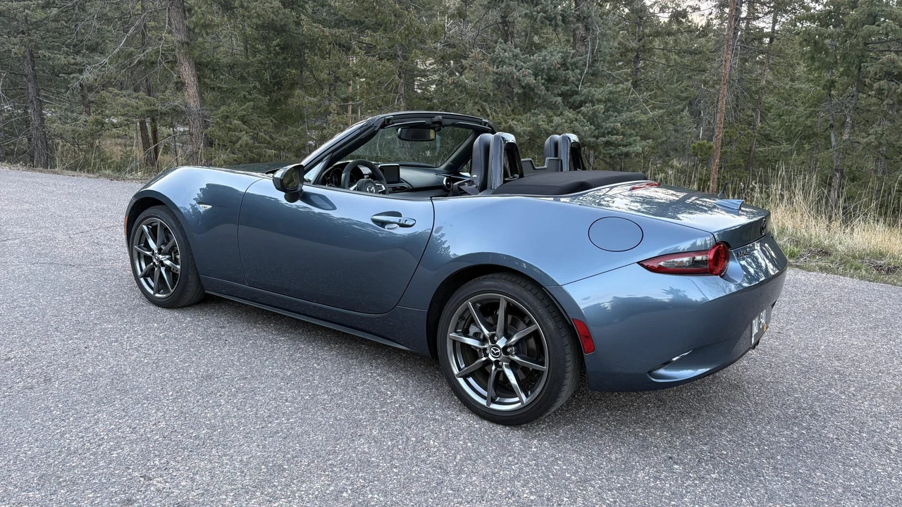 2017 Mazda ND MX-5 Miata - Image 11 of 31