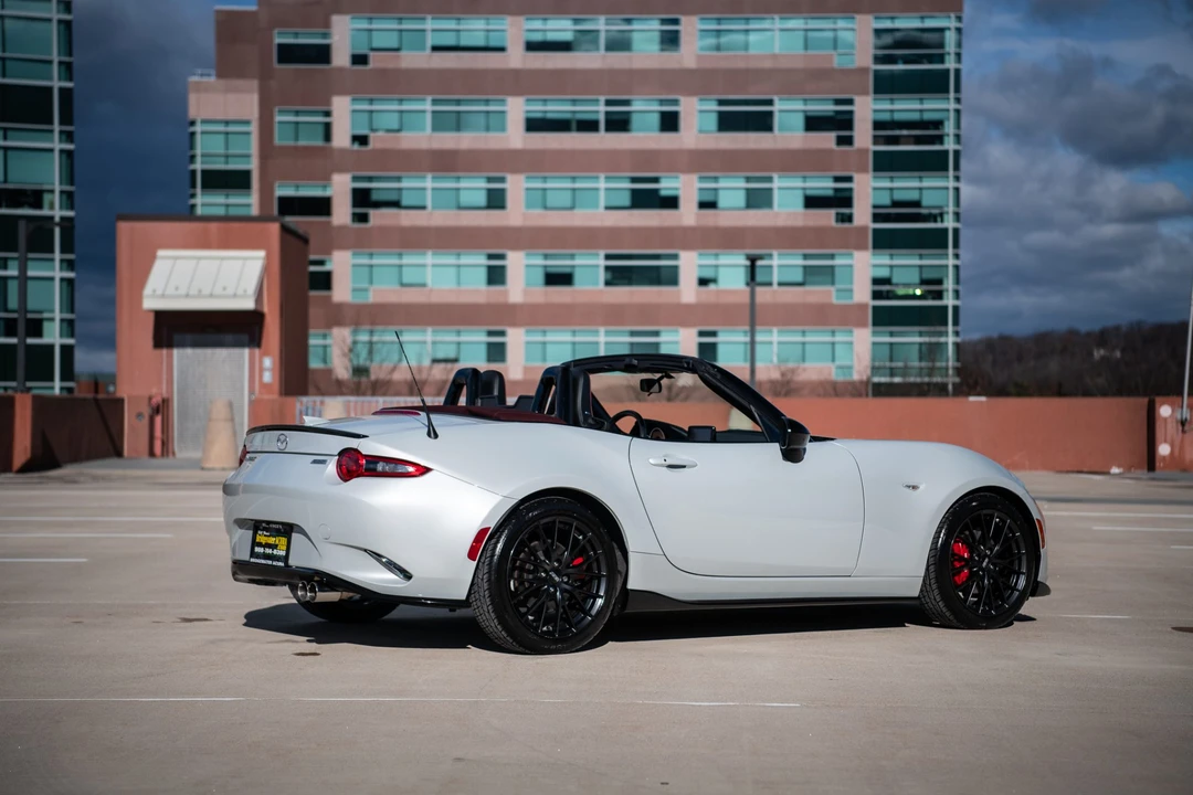 2018 Mazda ND MX-5 Miata - Image 17 of 31