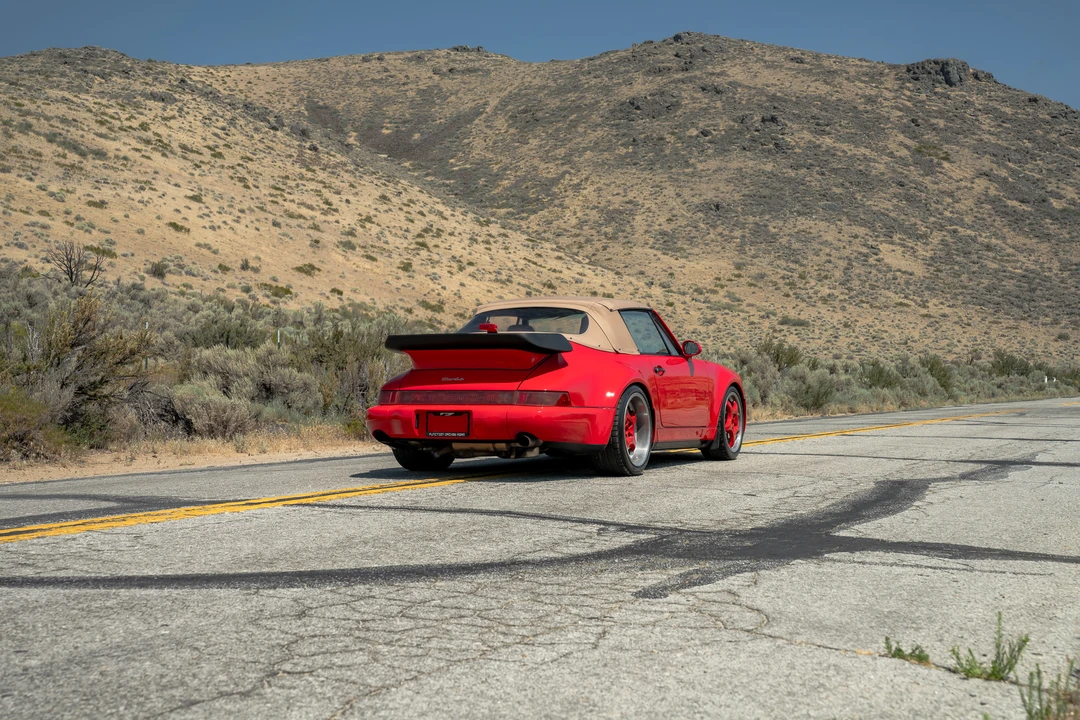 1990 Porsche 964 Carrera 4 - Image 25 of 31