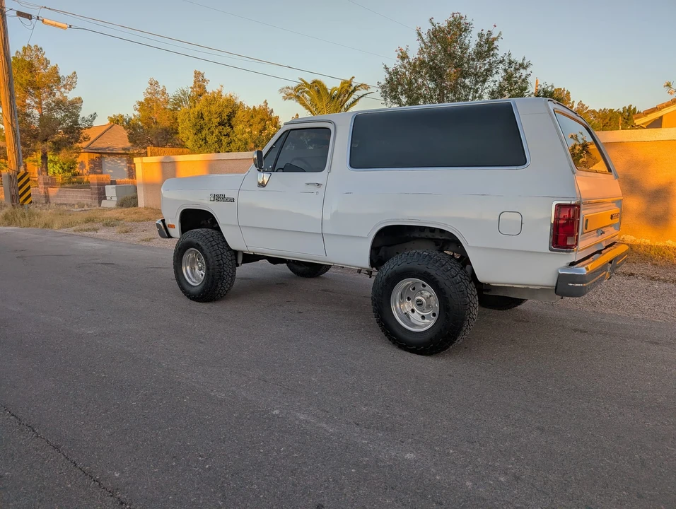 1989 Dodge Ramcharger - Image 25 of 31