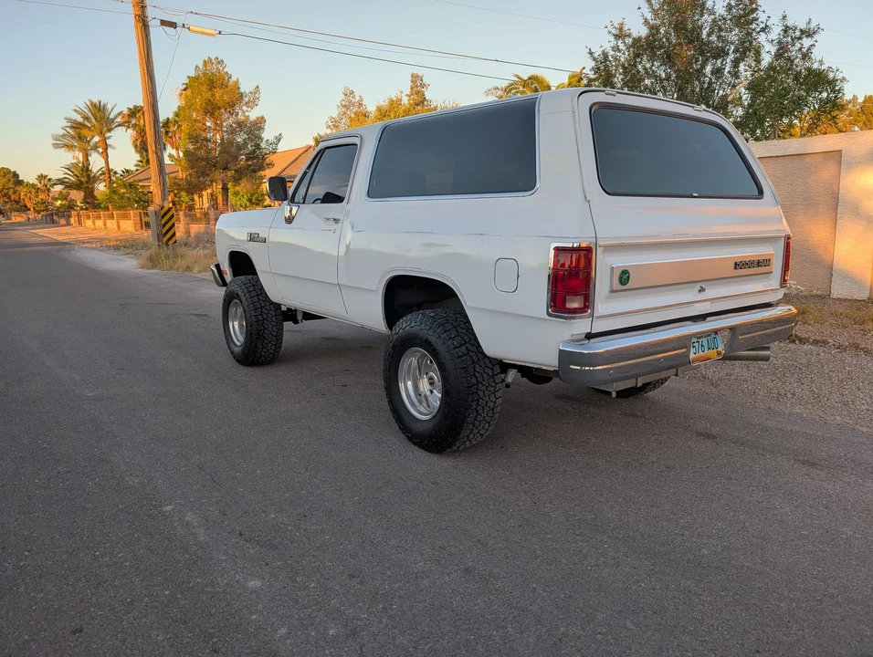 1989 Dodge Ramcharger - Image 23 of 31