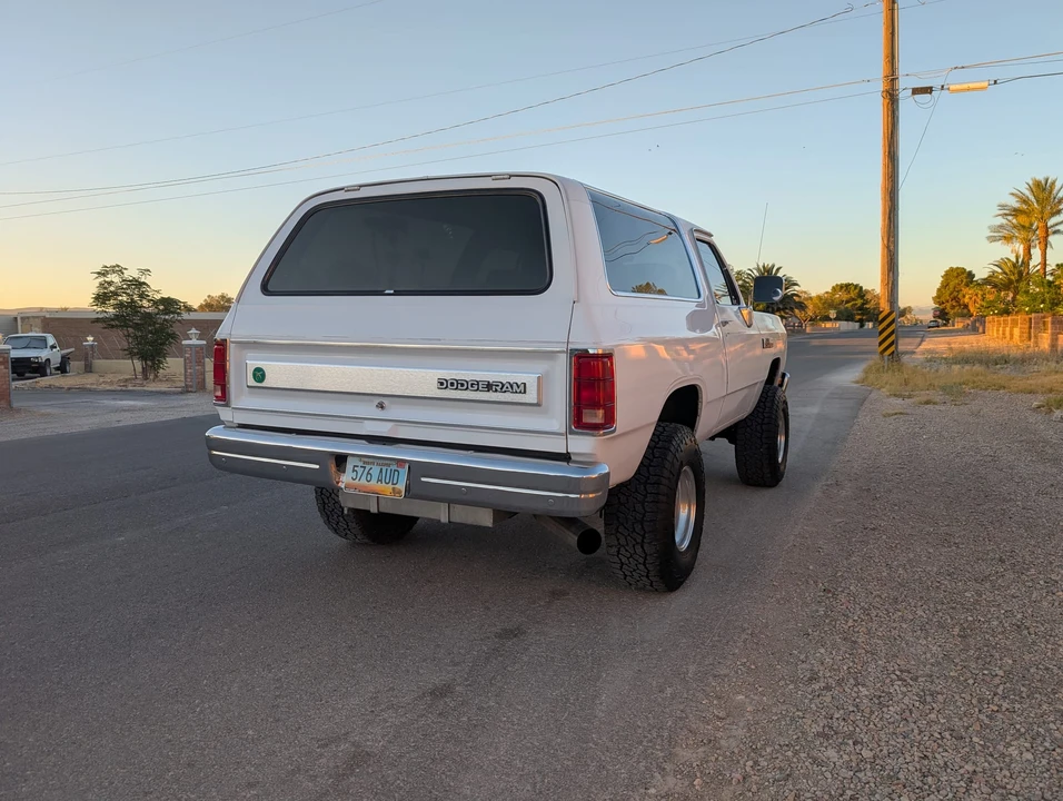 1989 Dodge Ramcharger - Image 15 of 31