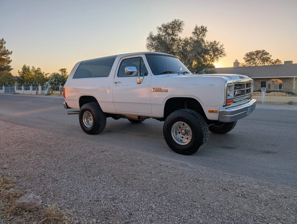 1989 Dodge Ramcharger - Image 10 of 31