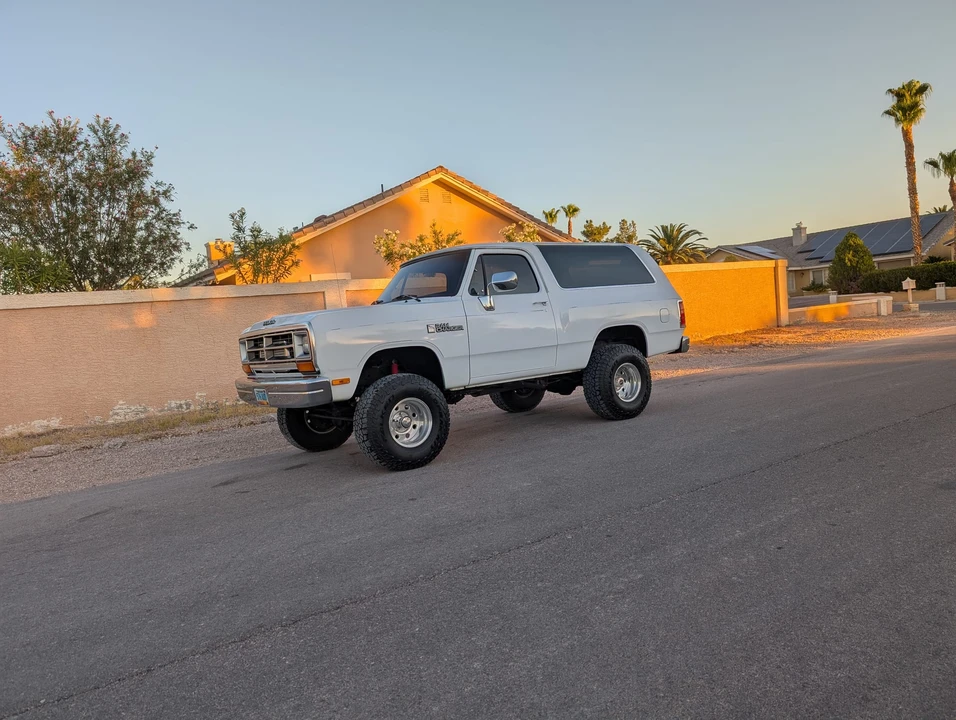 1989 Dodge Ramcharger - Image 2 of 31