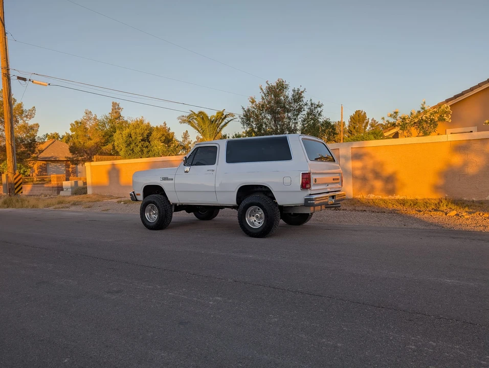 1989 Dodge Ramcharger - Image 24 of 31