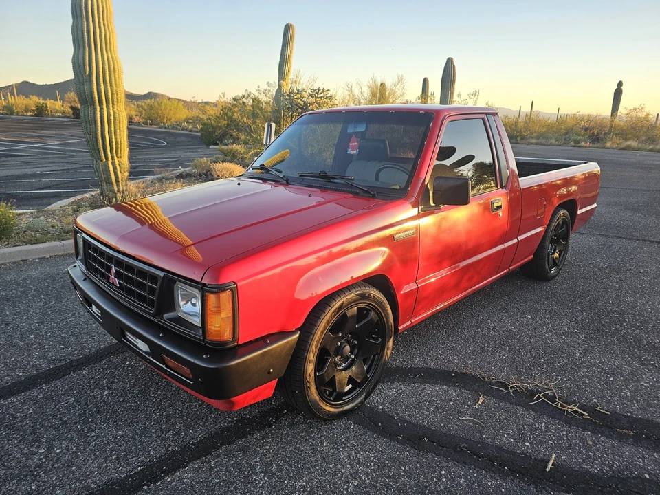 1990 Mitsubishi Triton 2nd Gen - Image 4 of 31