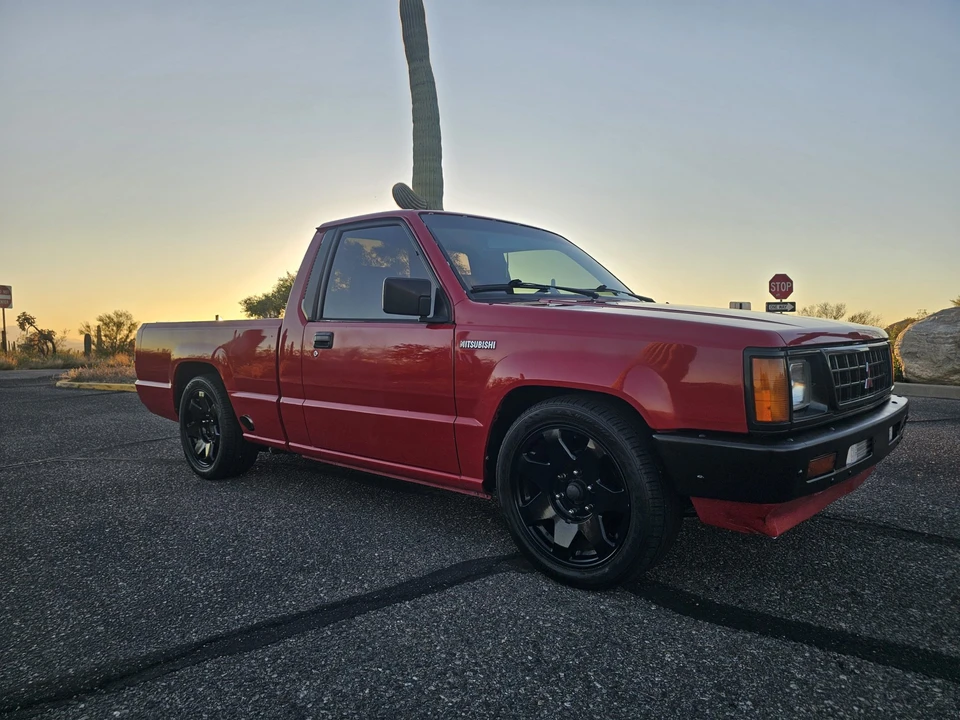 1990 Mitsubishi Triton 2nd Gen - Image 2 of 31