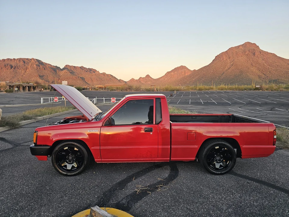 1990 Mitsubishi Triton 2nd Gen - Image 28 of 31
