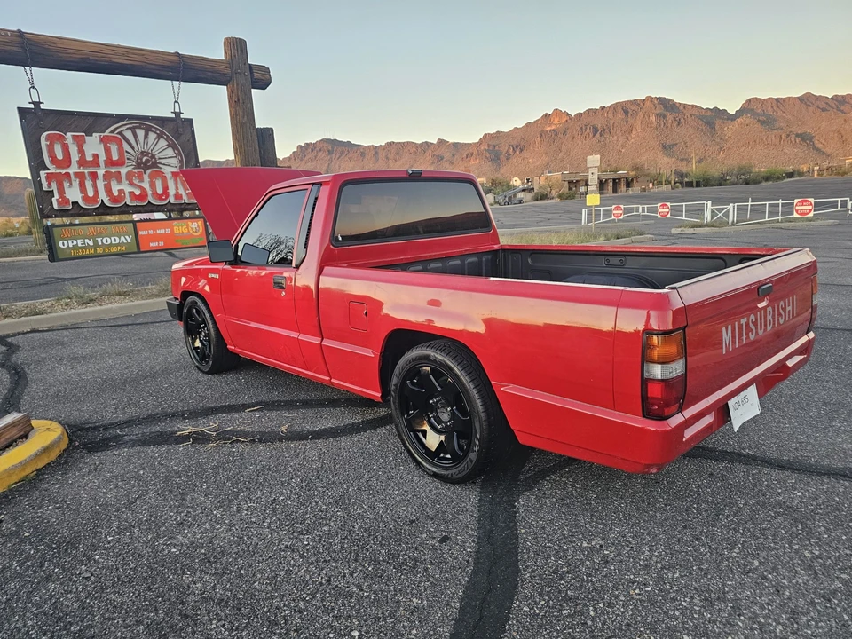 1990 Mitsubishi Triton 2nd Gen - Image 13 of 31