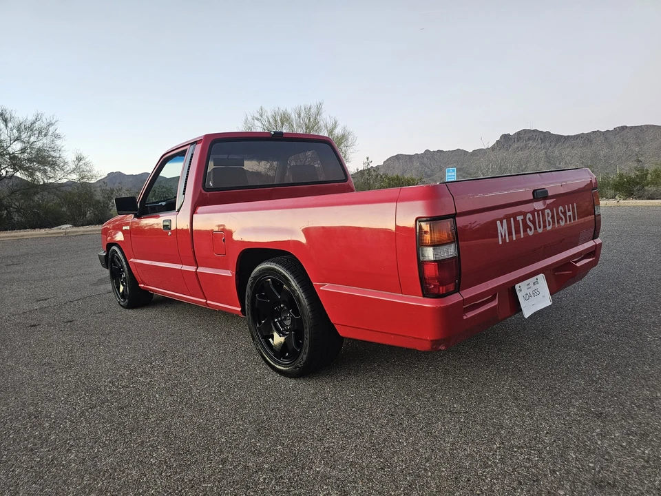 1990 Mitsubishi Triton 2nd Gen - Image 14 of 31