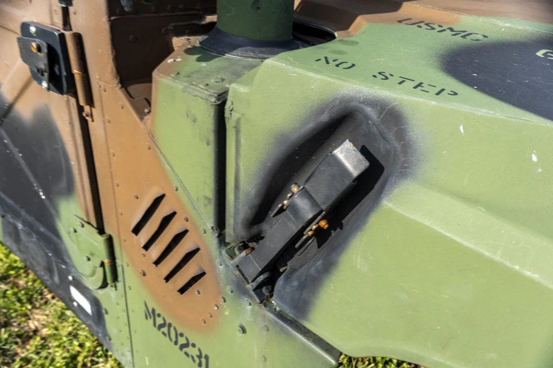 Hummer HMMWV - Image 11 of 31