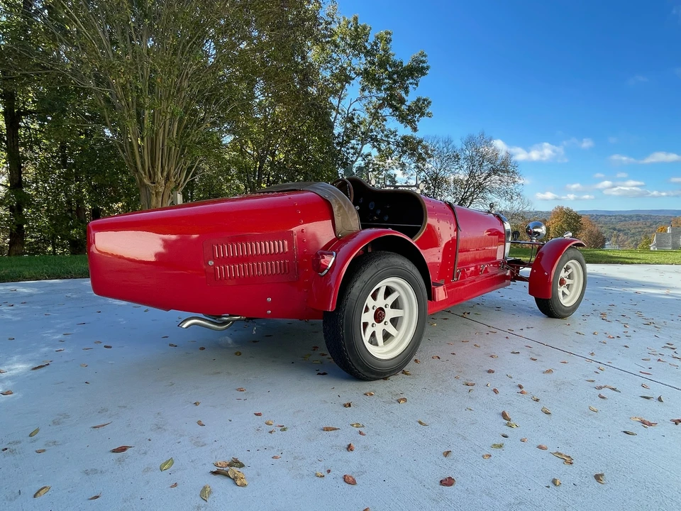 Bugatti - Image 10 of 31
