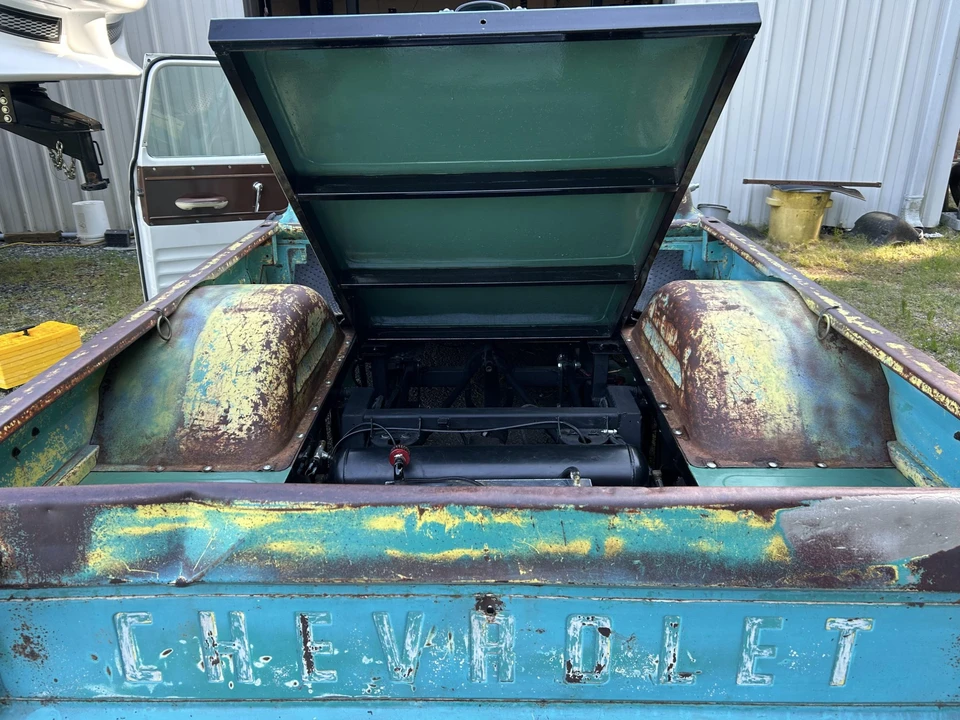 1959 Chevrolet Task Force - Image 23 of 31