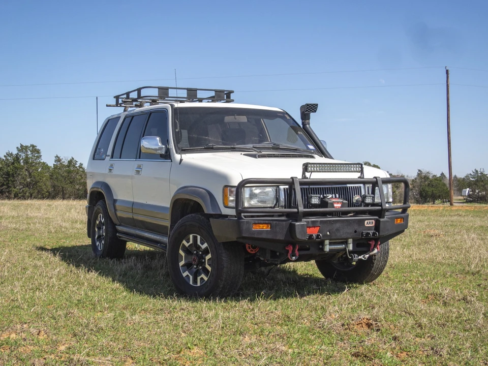 1995 Isuzu Trooper - Image 2 of 31