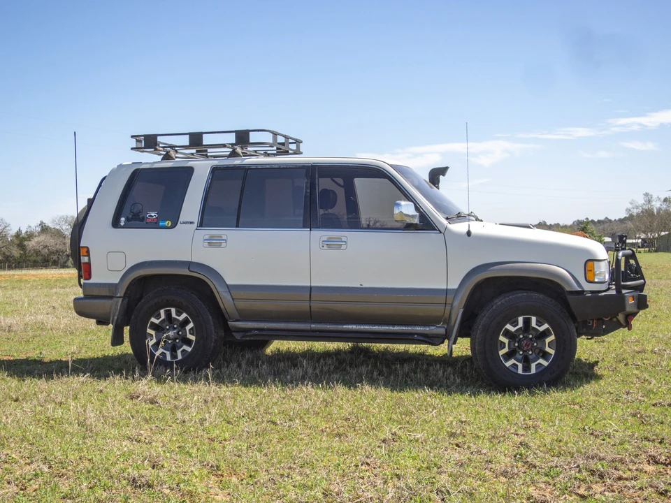1995 Isuzu Trooper - Image 5 of 31