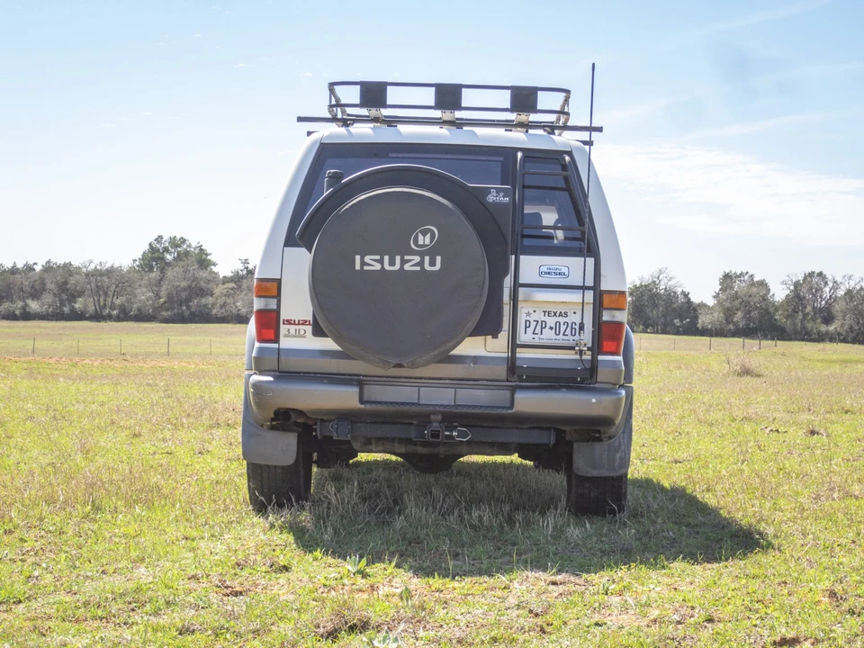 1995 Isuzu Trooper - Image 8 of 31