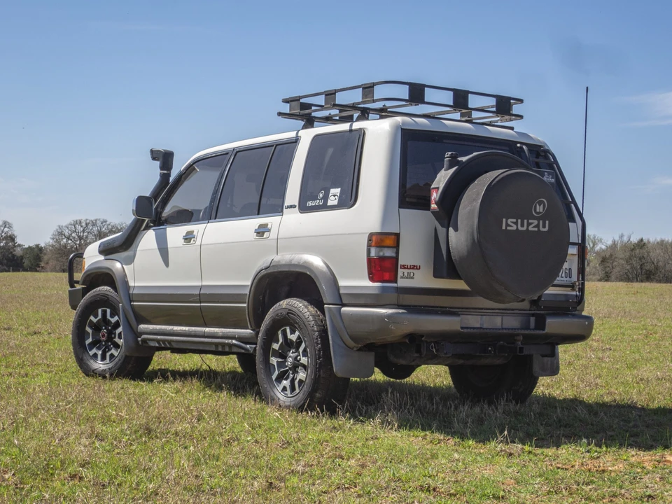 1995 Isuzu Trooper - Image 10 of 31