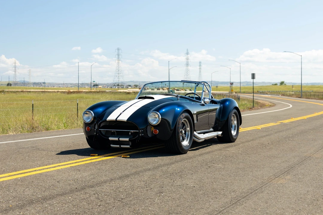 Shelby Cobra Replica - Image 7 of 31