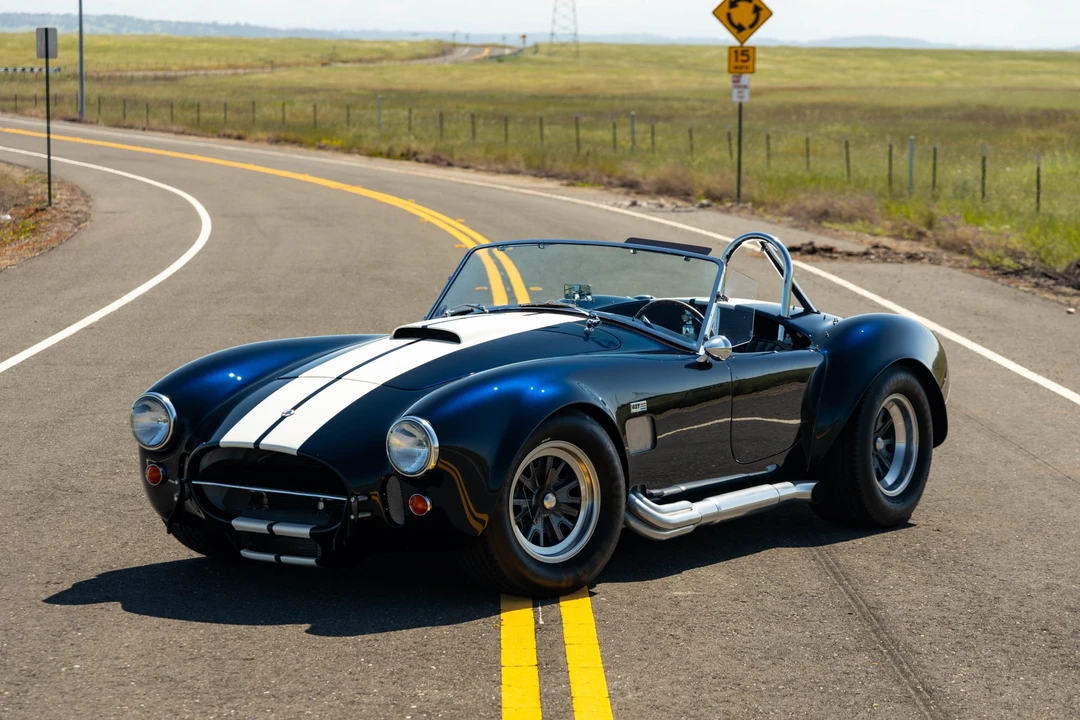 Shelby Cobra Replica - Image 8 of 31