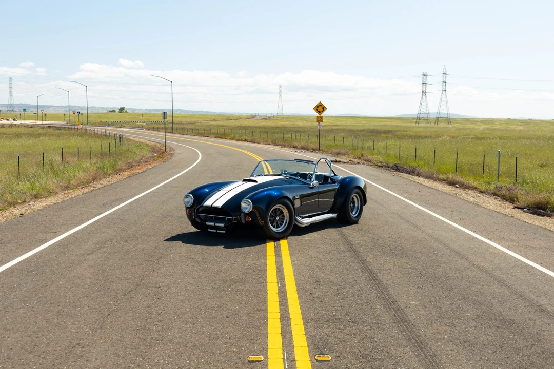 Shelby Cobra Replica - Image 10 of 31