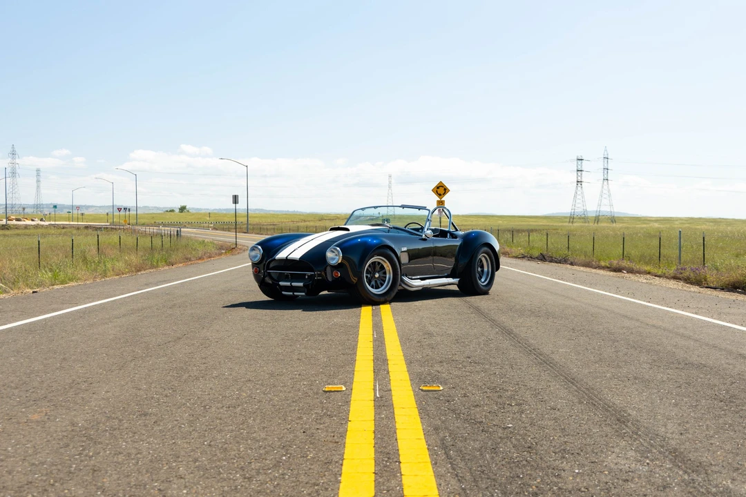 Shelby Cobra Replica - Image 11 of 31