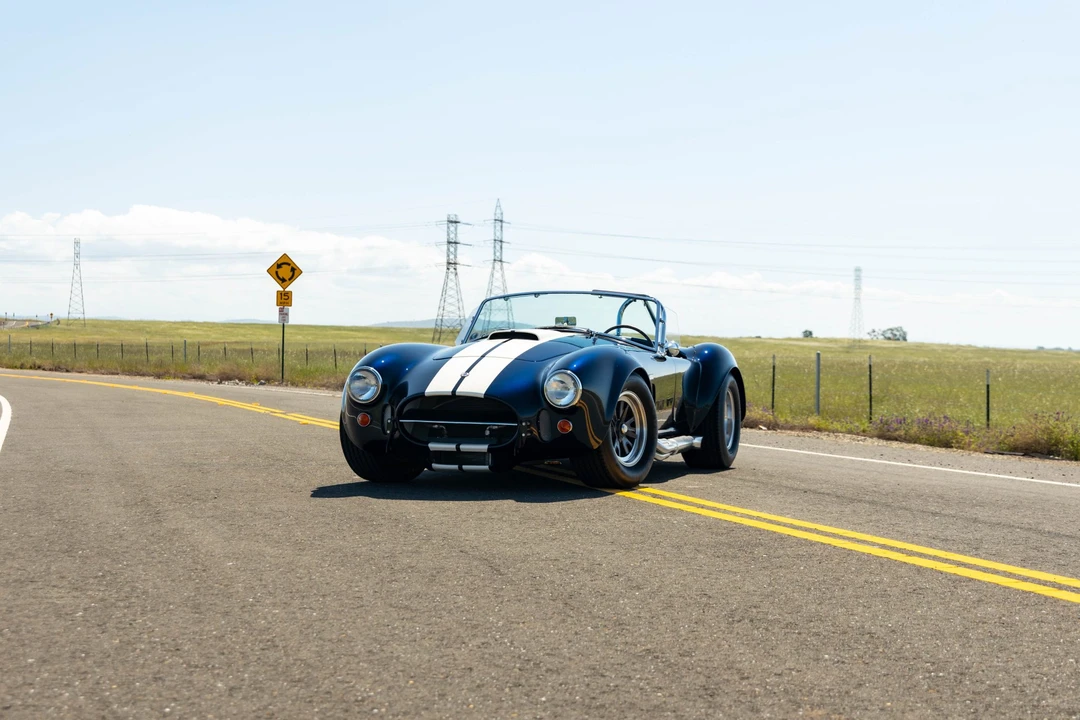 Shelby Cobra Replica - Image 15 of 31