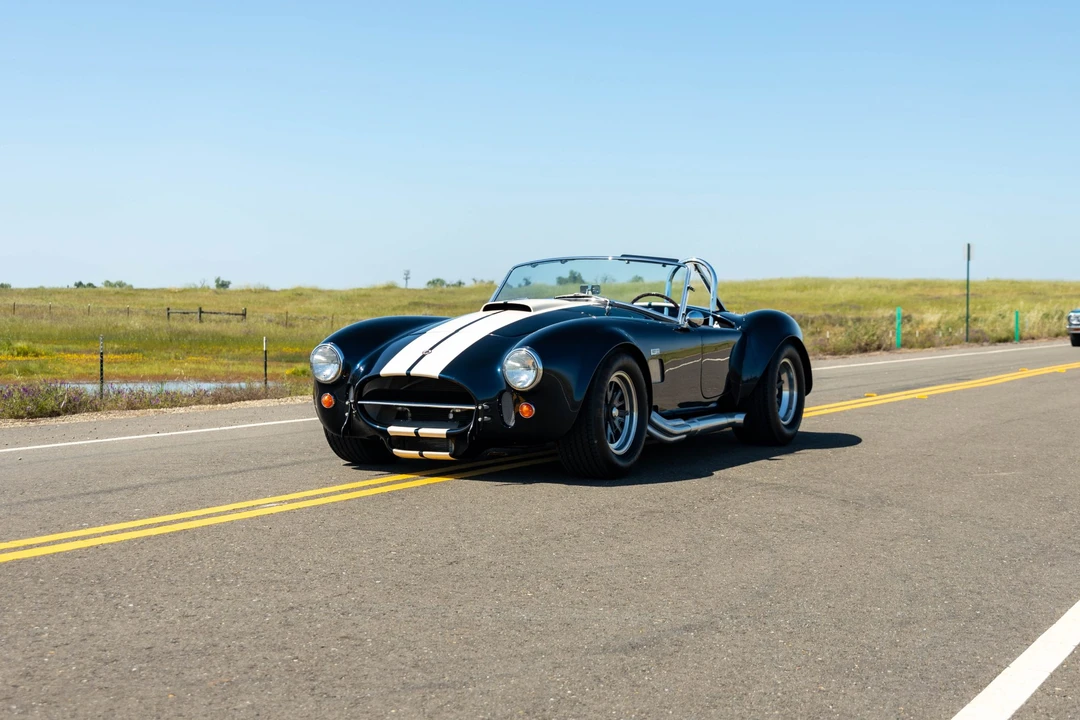 Shelby Cobra Replica - Image 18 of 31