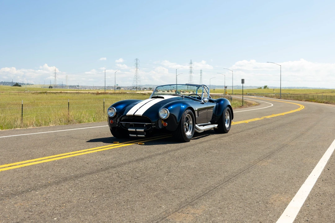 Shelby Cobra Replica - Image 5 of 31