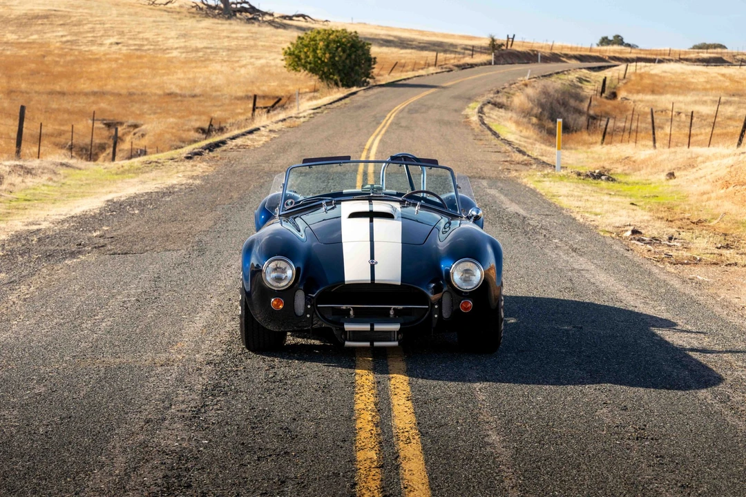 Shelby Cobra Replica - Image 3 of 31