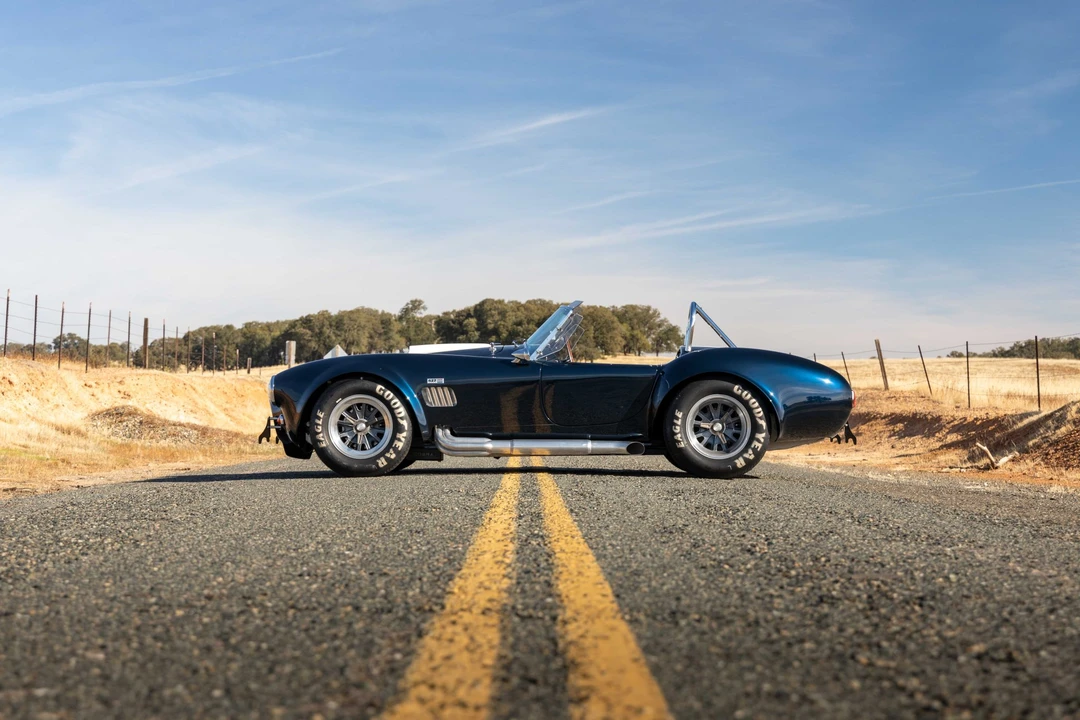 Shelby Cobra Replica - Image 22 of 31