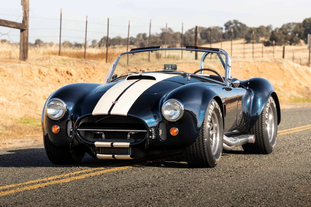 Shelby Cobra Replica - Image 11 of 31