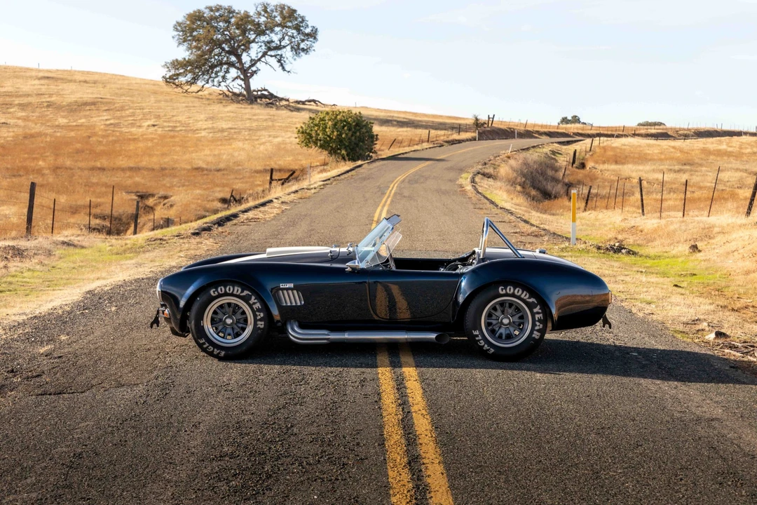 Shelby Cobra Replica - Image 26 of 31