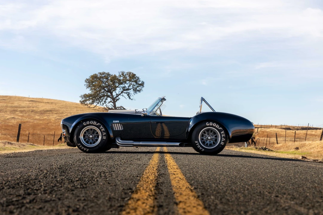 Shelby Cobra Replica - Image 27 of 31