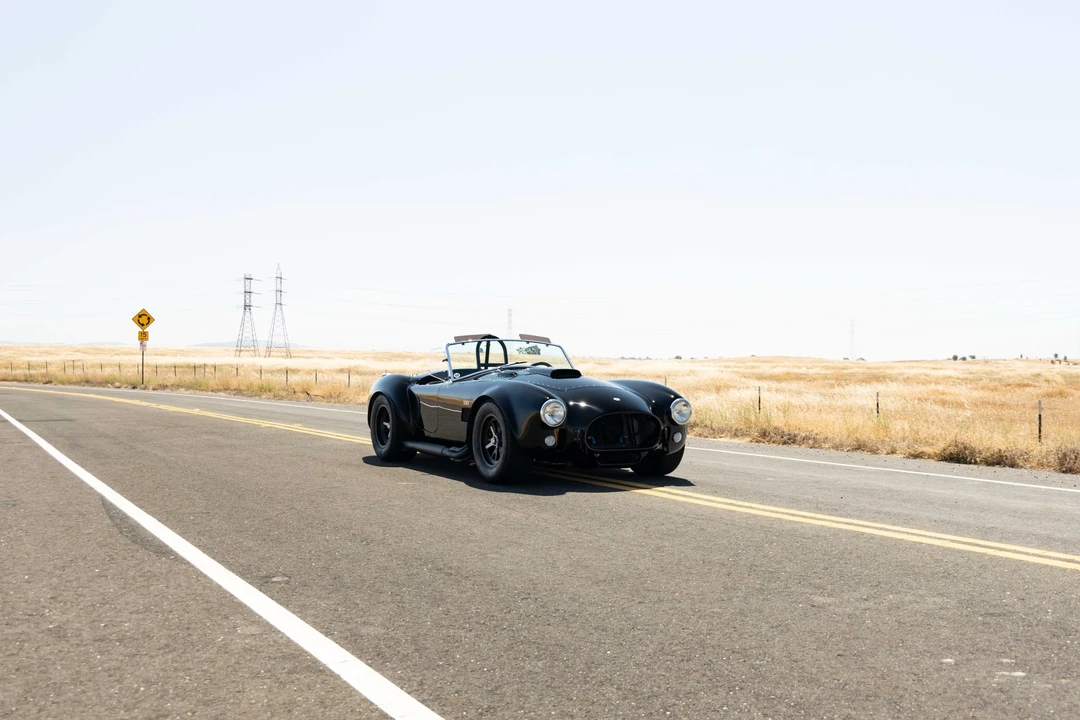 Shelby Cobra Replica - Image 27 of 31