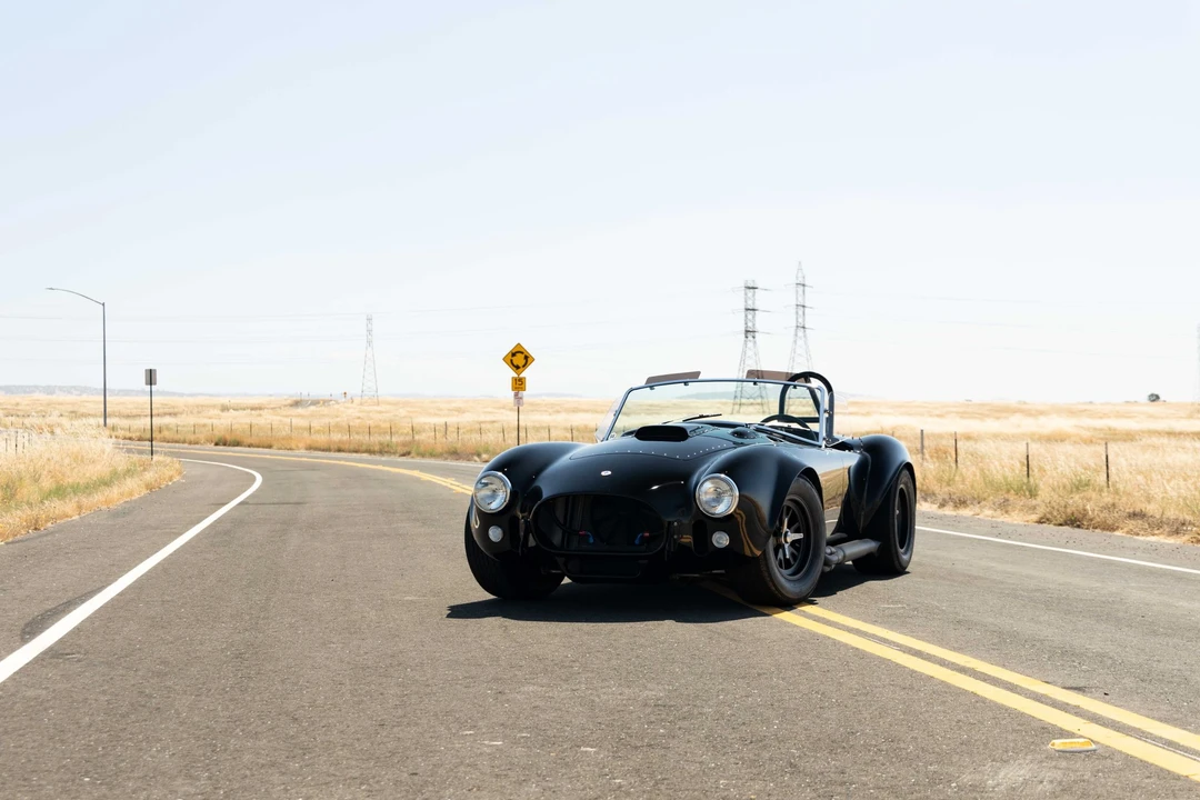Shelby Cobra Replica - Image 14 of 31