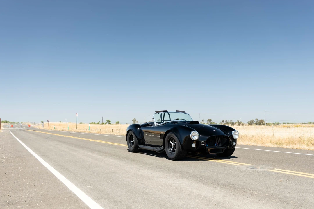 Shelby Cobra Replica - Image 6 of 31