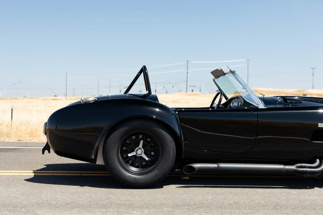 Shelby Cobra Replica - Image 7 of 31