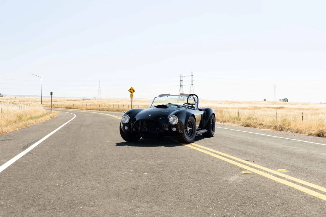 Shelby Cobra Replica - Image 15 of 31
